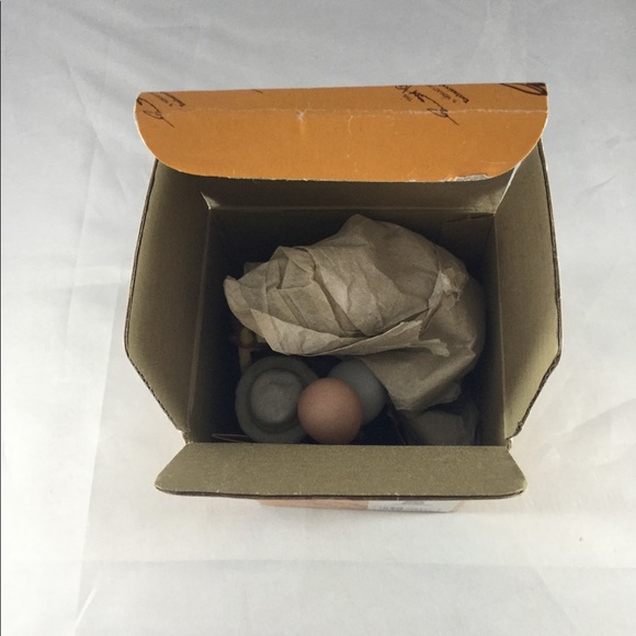 Emmett Kelly Jr. “Balloons For Sale” Figurine - Picture 7 of 8